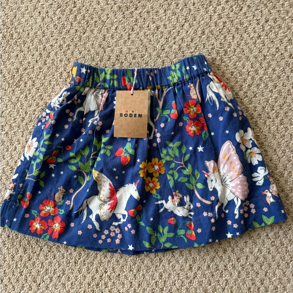 Mini Boden NWT Printed Pull-On Twirly Skirt
2-3 yr navy blue Unicorn design